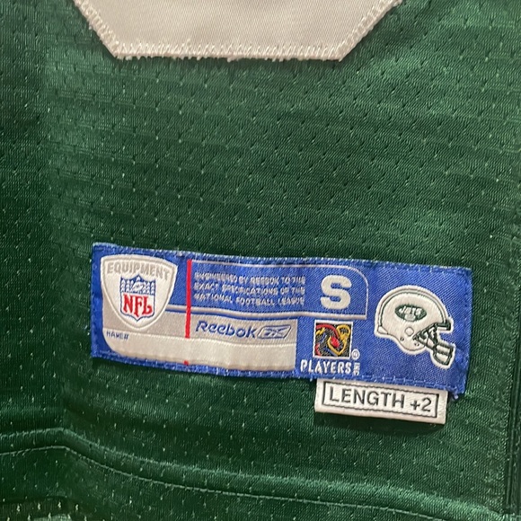 Jets football Jersey. Size 8 Preowned. Some signs of wear - Picture 4 of 4